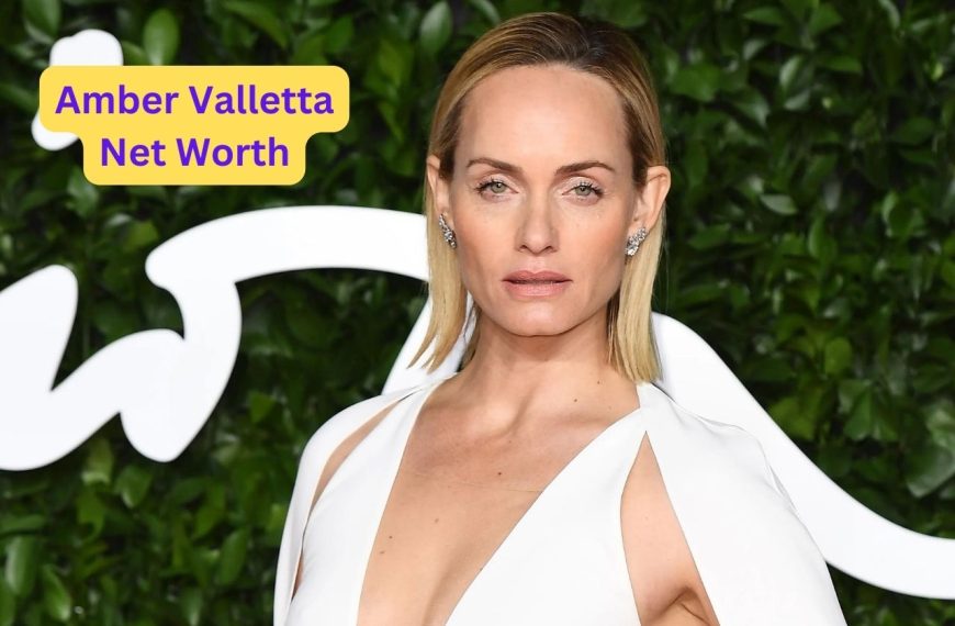 Amber-Valletta-Net-Worth