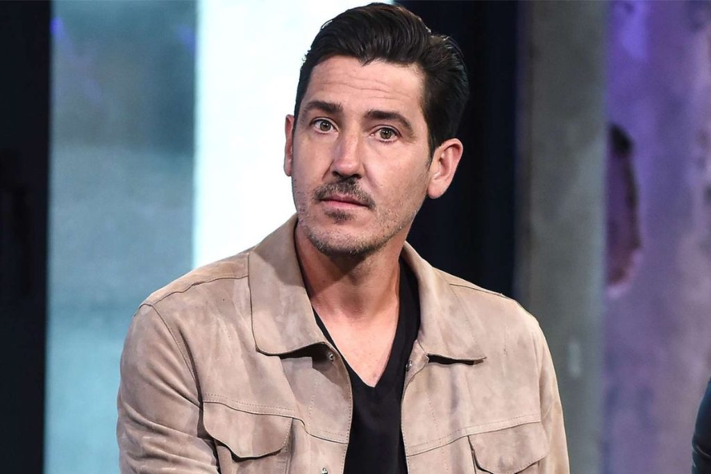 Jonathan-Knight-Biography