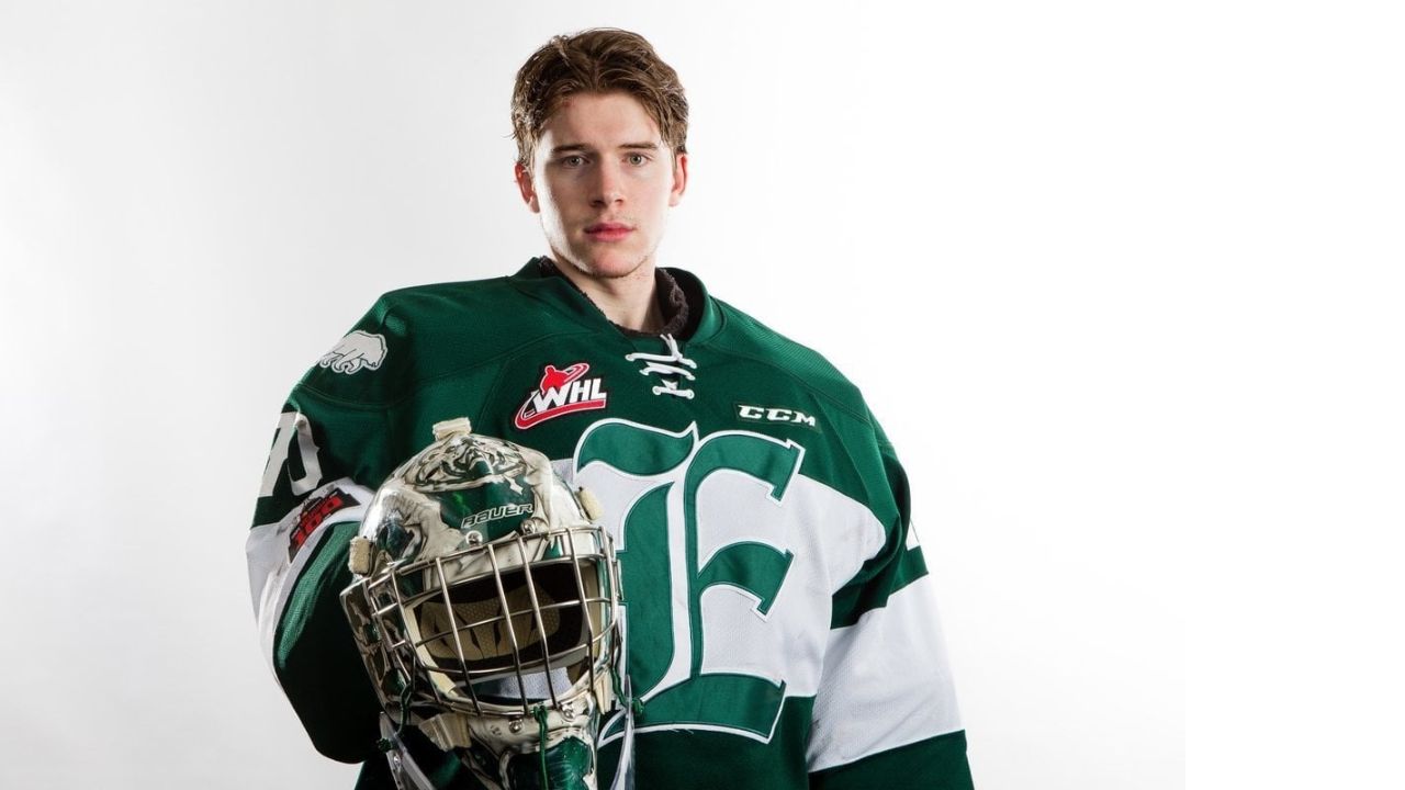 Carter Hart ice hocky player