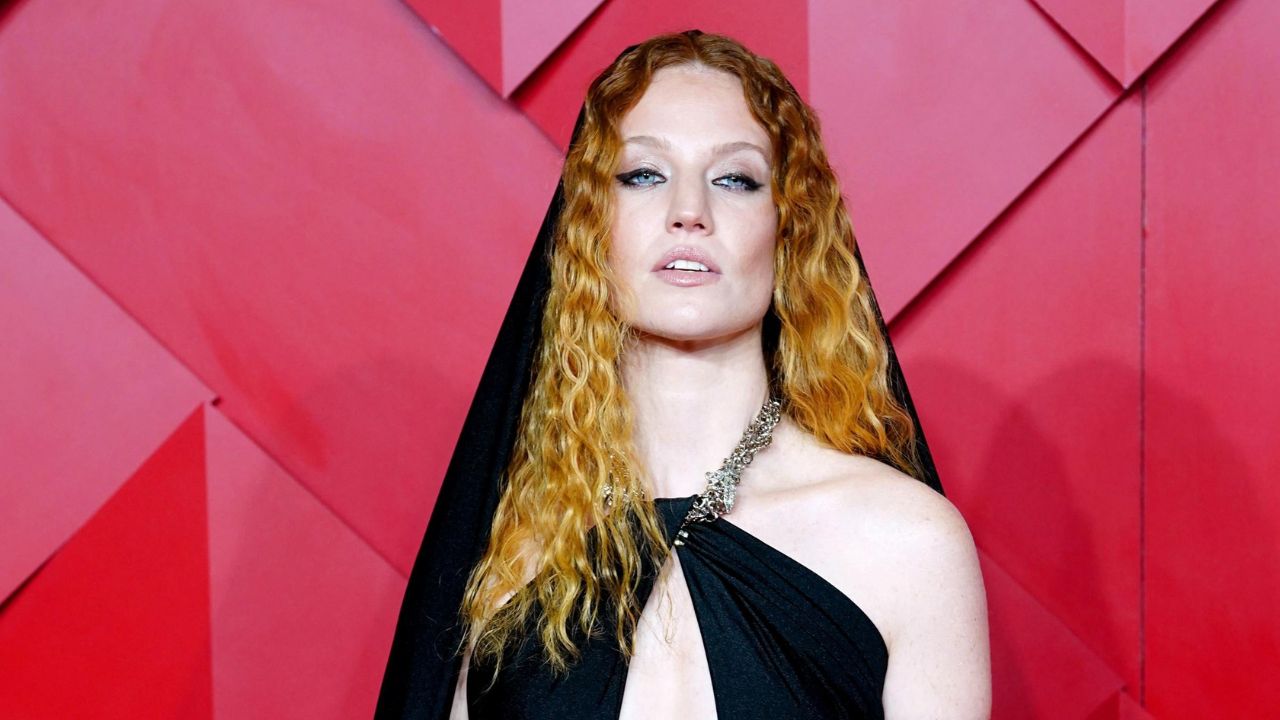 Jess Glynne hot