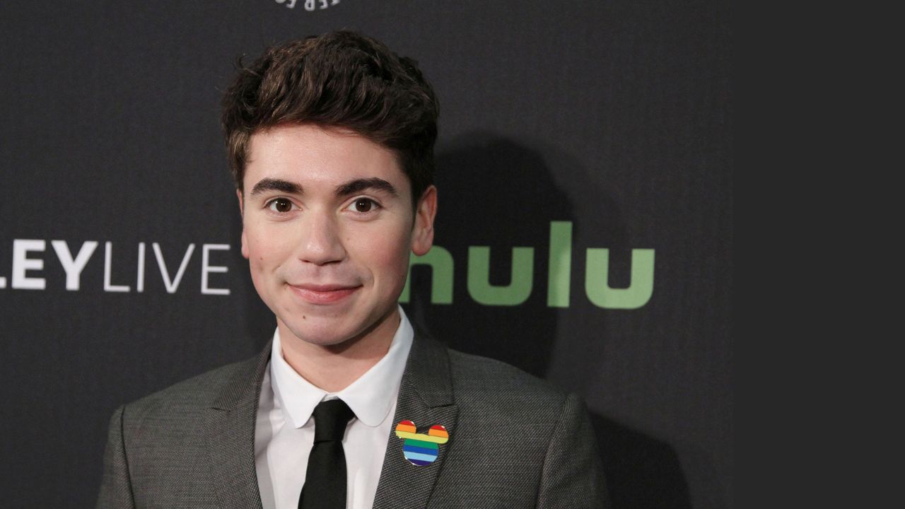 Noah Galvin income