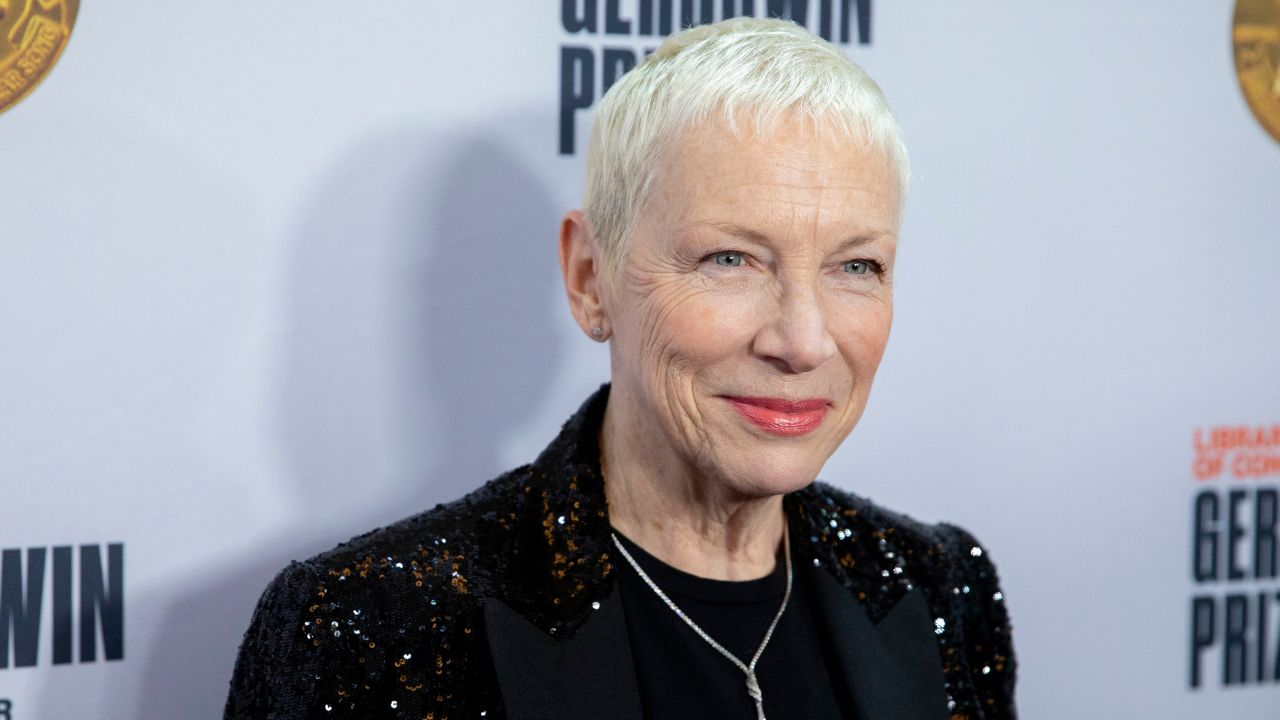 Annie Lennox Income