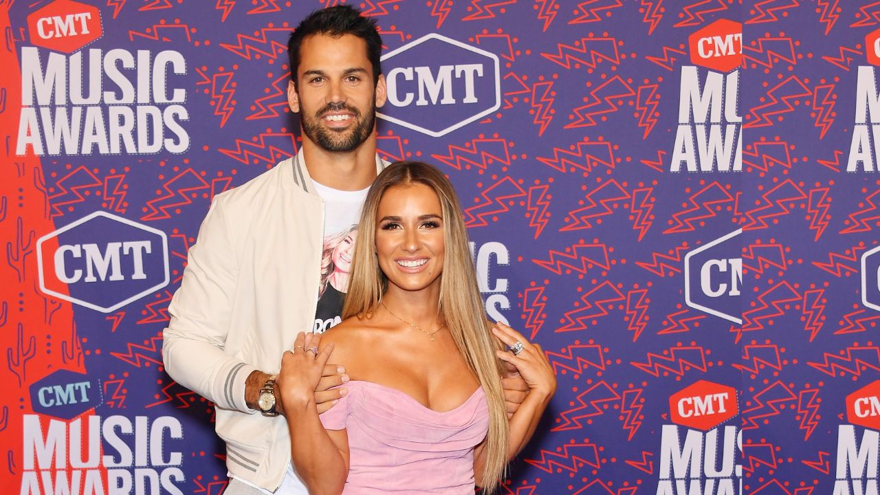 Jessie James Decker biography