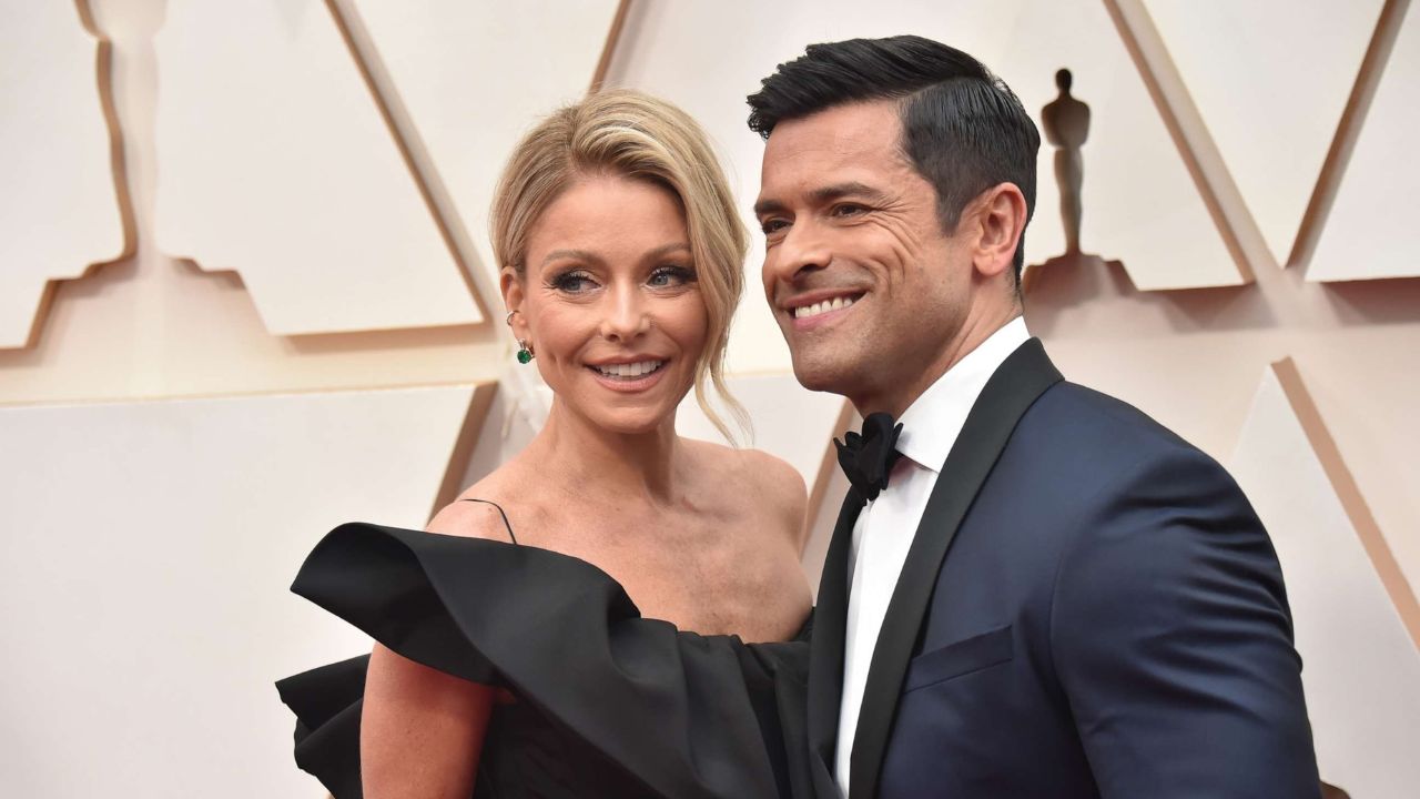 Mark Consuelos biography