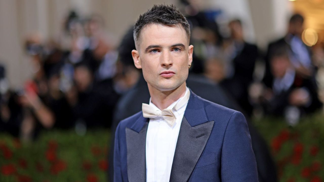 Tom Sturridge income