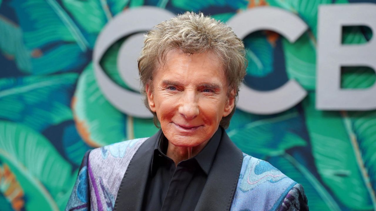 Barry Manilow income