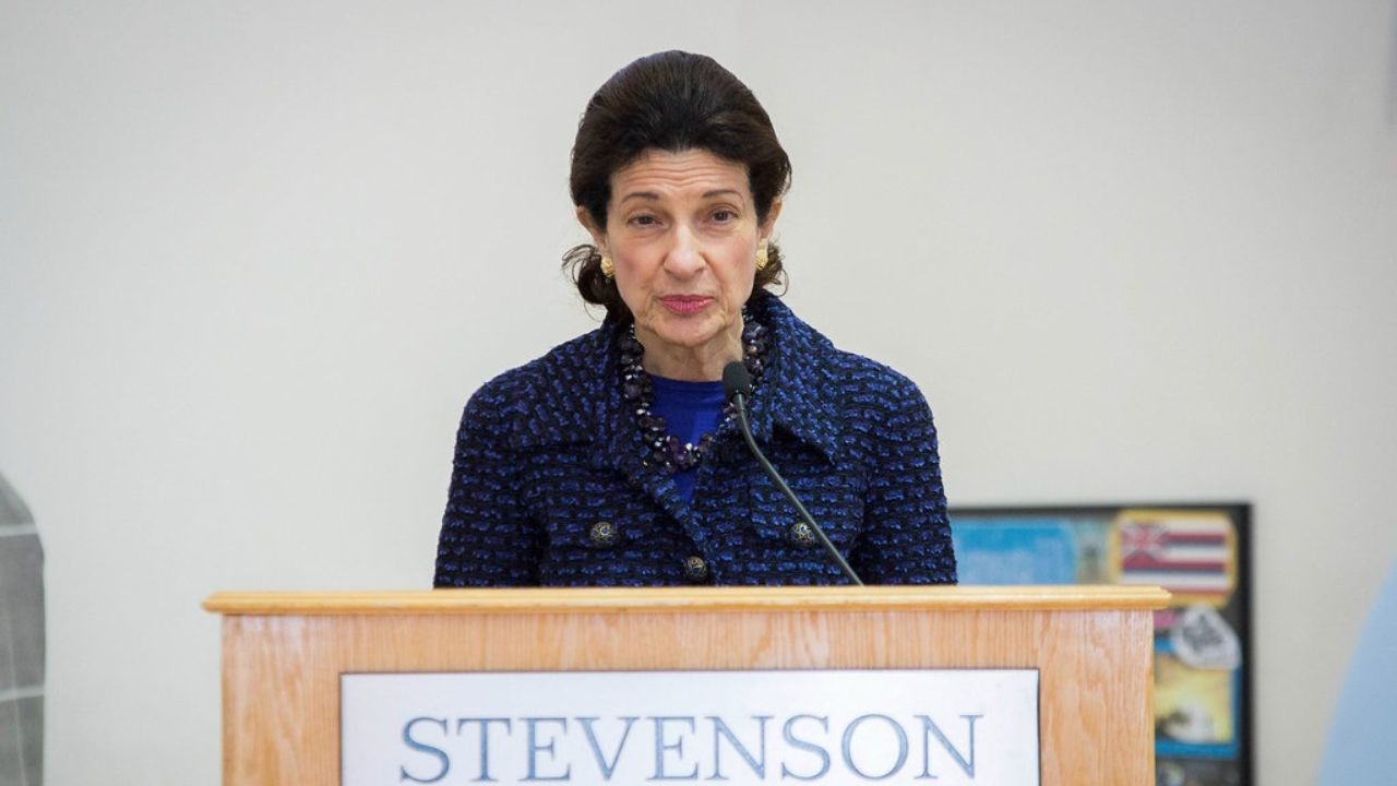 Olympia Snowe income